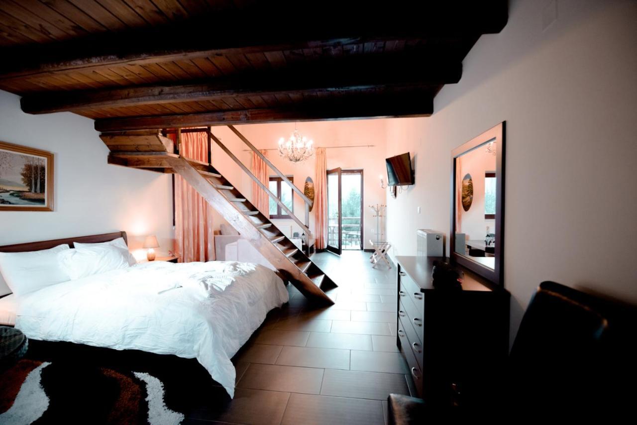 Otel Melies Kokkinorrachi