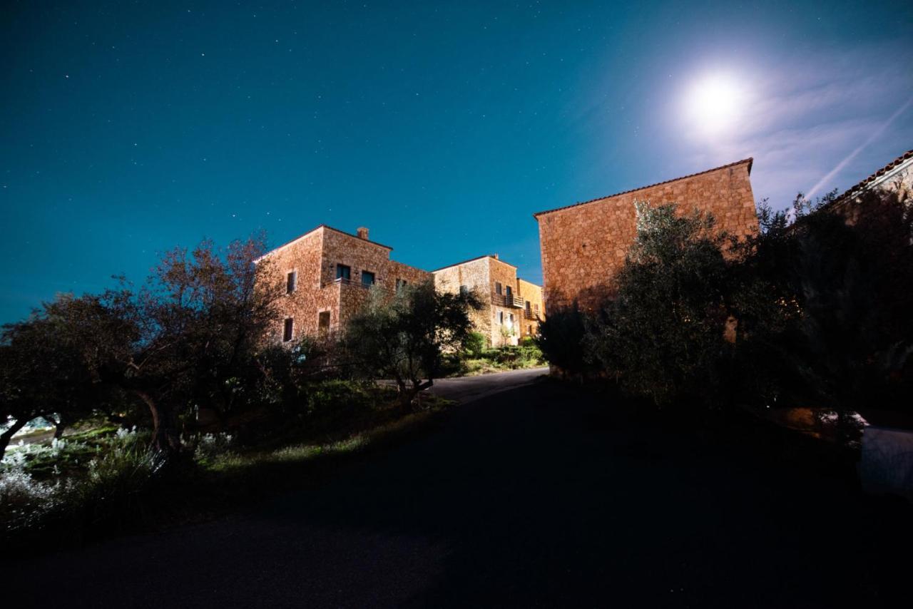 Melies 4* Κοκκινοράχη