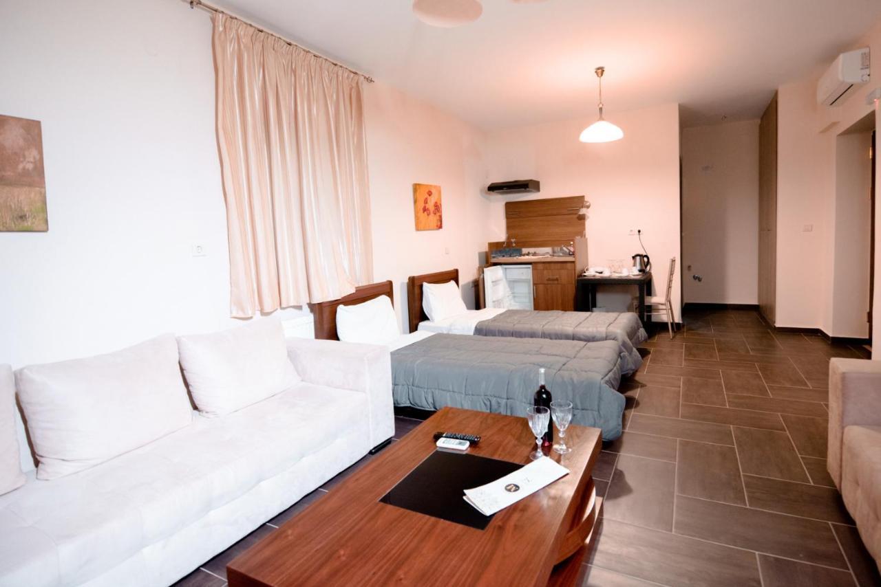 Otel Melies Kokkinorrachi